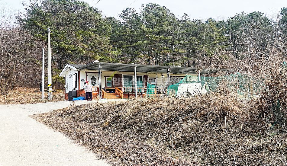 양평군 지평면 일신리 구둔역 뒷쪽 산자락 구옥(미등기)
