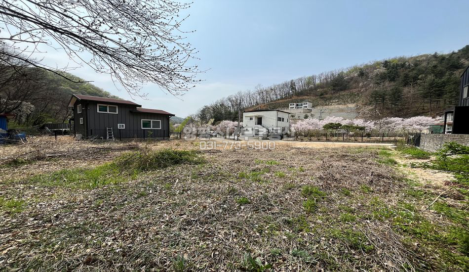 양평군 양서면 목왕리 개울인근 산자락 평지 주택지