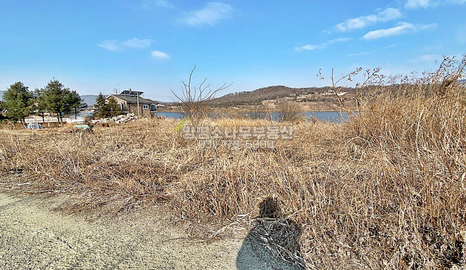 양평군 강하면 전수리 남한강 접한 주택지