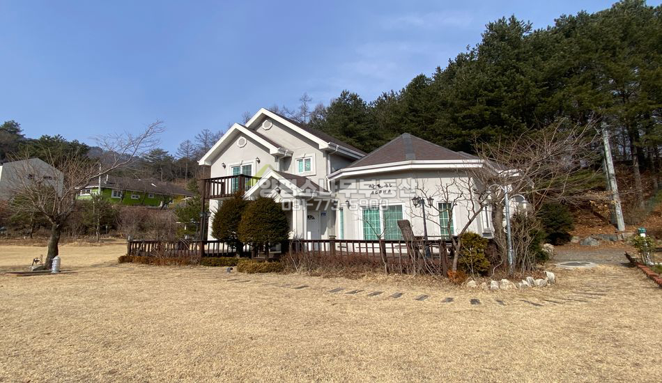 양평군 청운면 신론리 아늑한 산자락 숲 속 별장