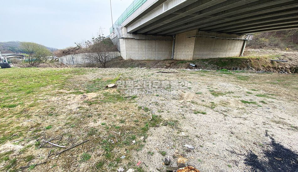 양평군 옥천면 아신리 2차선도로변 코너땅