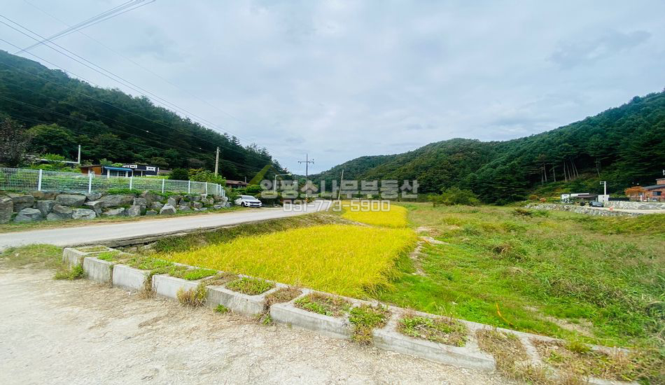 양평군 청운면 가현리 개울물 접한 기다란 부지