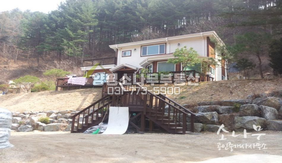 양평군 청운면 자연조경과 잘 조화를 잘이루고 있는 청운면전원주택입니다.