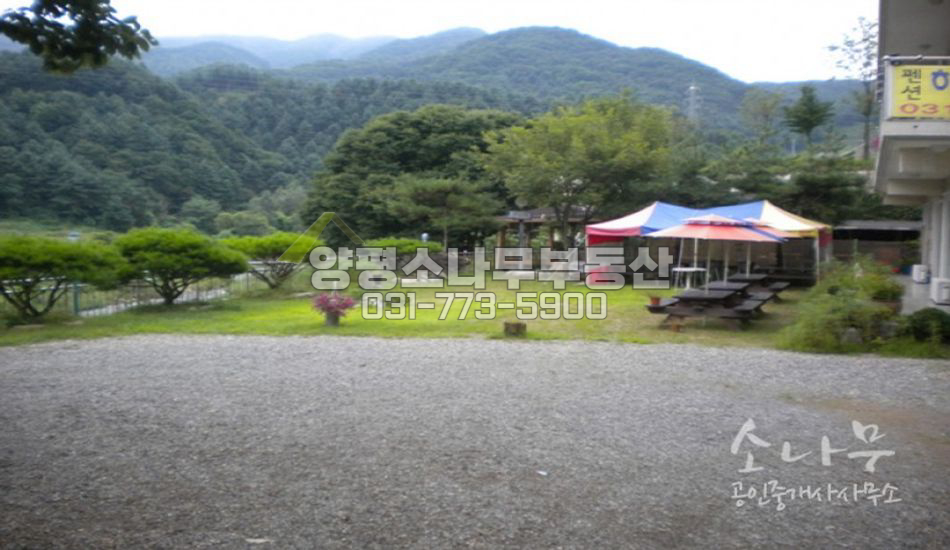 양평군 서종면  집앞으로 청정계곡이흐르는 펜션 매매합니다.