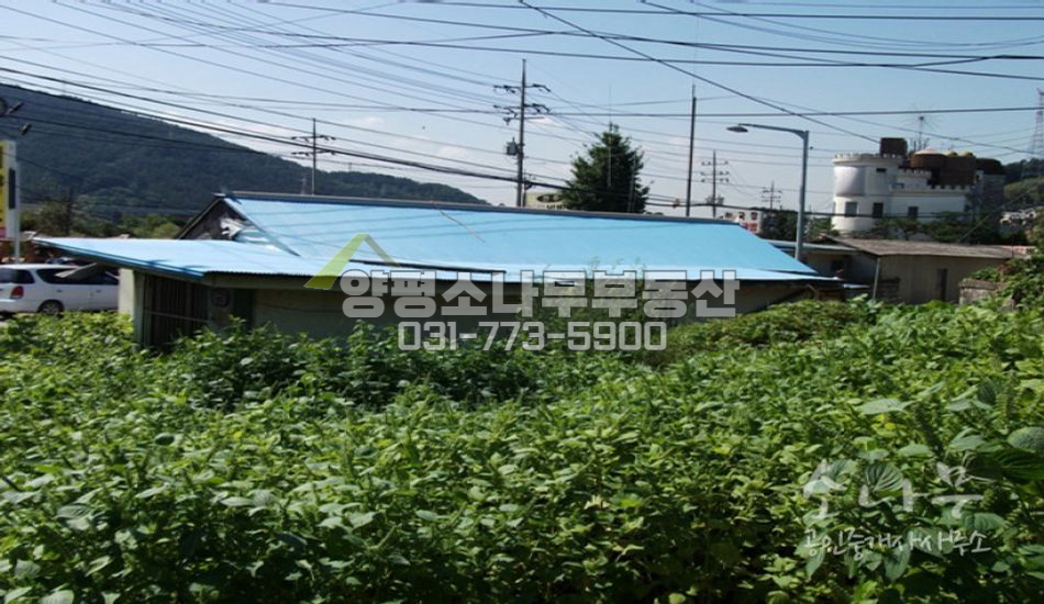 양평군 양평읍 남향의 오빈역세권에 위치한 주택입니다.